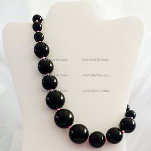 Venta al por mayor de moda personalizada cuentas Rojas collar de resina acrílica conjunto de joyería pendientes collar multicapa conjunto completo de SCI - Product Image 2