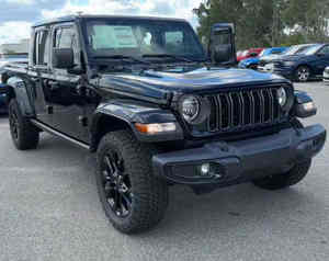 Jeep Gladiator Sport 4x4 d'occasion 2024, conduite à gauche, sièges en cuir, caméra de recul, écran tactile, phares au xénon, bon état - Product Image 1