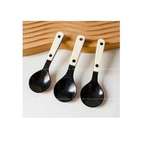 Couverts en corne de buffle multicolores faits à la main, naturels et de bonne qualité, pour le thé et les fêtes indiennes. - Product Image 6