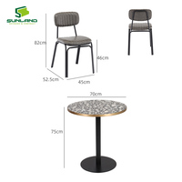 Chaise rembourrée de style vintage pour intérieur, structure en acier avec couleurs personnalisées, mobilier robuste pour hôtel, restaurant, bistrot