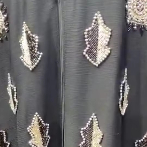 Abayas bordados a mano modestos y elegantes para mujer, vestidos formales tradicionales caros de Dubái, tela transpirable, trabajo manual para musulmanes - Product Image 2