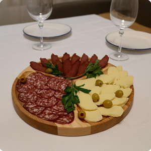 Plateau rectangulaire en bois artisanal de qualité supérieure, écologique, design moderne, finition naturelle, pour servir des aliments, des boissons, décoration de la maison et de la cuisine - Product Image 1