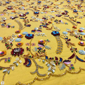 Tissu en dentelle brodée 3D de fleurs lourdes, travail artisanal de perlage complexe, technique non tissée pour les mariages, usage industriel - Product Image 1