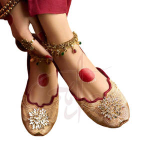 รองเท้าคุสซ่าผู้หญิง ดีไซน์พิเศษ คุณภาพพรีเมียม พื้นรองเท้าหนังแท้กันลื่น ใช้ได้ทุกฤดู จัดส่งตรงจากโรงงาน มีสินค้าพร้อมส่ง - Product Image 3