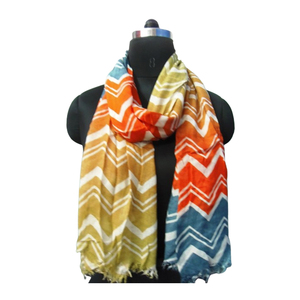 Bufandas con estampado de viscosa de calidad superior más vendidas Diseño cuadrado elegante para adultos para la temporada de invierno Disponible EN LA India - Product Image 5