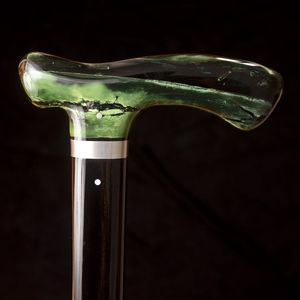 ไม้เท้าเรซินไม้กันลื่นที่มีด้ามจับแข็งแรงหลายรูปทรงสำหรับคนสูงอายุที่ฟื้นฟู - Product Image 1