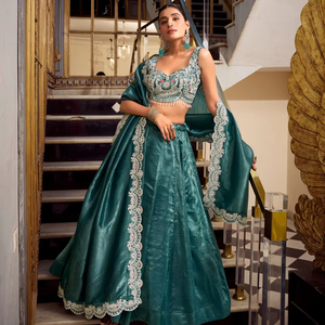 Lehenga choli มีคุณภาพที่เหนือกว่าสไตล์ดั้งเดิมที่มีสไตล์ปักสวยงามสำหรับผู้หญิงเครื่องแต่งกายงานปาร์ตี้ทำมือหนัก - Product Image 1
