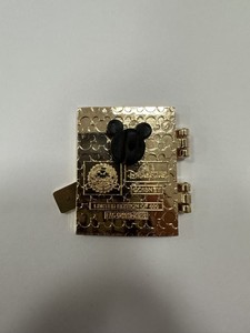 Épingles à revers personnalisées en alliage de zinc découpées sur mesure, motif dessin animé, fabriquées au Vietnam - Product Image 3