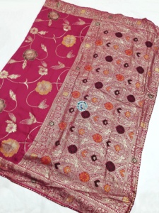Saree batik en pur coton bloqué à la main avec style floral et géométrique dans des couleurs moyennes et foncées claires pour femme - Product Image 5