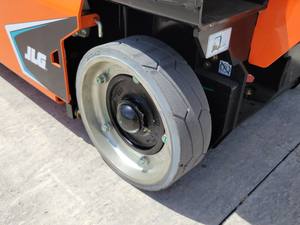 Peralatan angkat industri elektrik, kapasitas beban 227kg, pengangkat Platform listrik seluler JLG ES1530L - Product Image 3