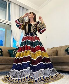 Robe Kuchi Afghane Brodée Noire Filles Belle Robe Kuchi Ethnique Pour La Fête Et Les Occasions Spéciales - Product Image 3