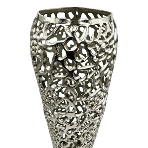 Ensemble de 3 Vases au design unique Vases multifonctionnels fabriqués à la main, parfaits pour la table à café ou le couloir. - Product Image 3