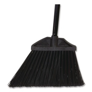 Escoba de ángulo grande Boardwalk de 57 pulgadas con mango de madera y recogedor para uso doméstico, color negro - Product Image 1