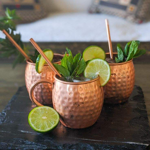 Tazas de Cobre Sostenibles de Gran Capacidad con Asas Premium para Amantes del Moscow Mule y los Cócteles - Product Image 1