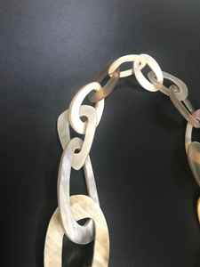 Cadena de collar de cuerno de búfalo clásico y diseño de candado para regalo de boda - Product Image 2