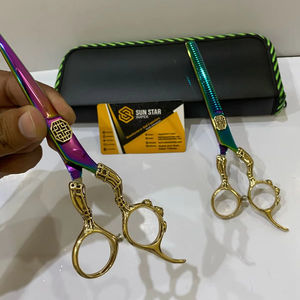 Ciseaux de coiffure en acier inoxydable PURE 440C multi-purs avec pointe de lame tranchante et poignée de dragon et pochette en cuir PU nouveauté - Product Image 4