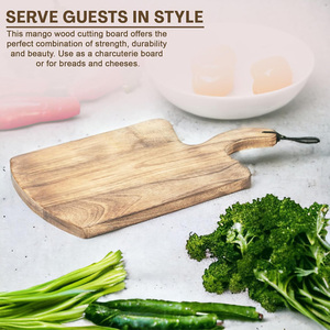 Planche à découper en bois de manguier faite à la main avec une planche décorative en bois de charcuterie et de service de qualité supérieure par un fabricant indien - Product Image 6