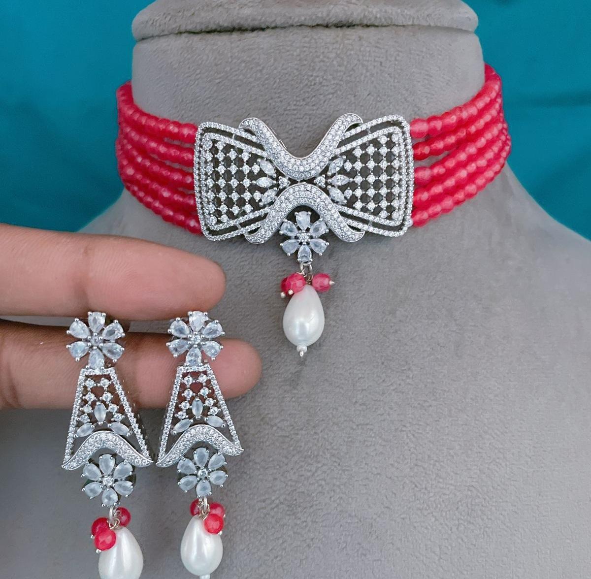 สีชมพูเข้ม