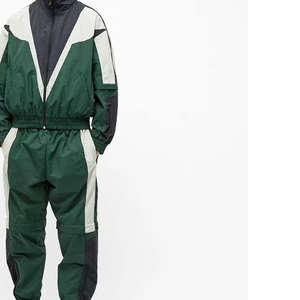 Conjunto de Dos Piezas de Pantalones Deportivos y Chaqueta Cortavientos de Nailon Sólido Informal con Capucha y Logotipo Personalizado de Diseño Moderno, 100% Nailon - Product Image 2