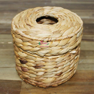 Artex Dong Thap – Housse de boîte à mouchoirs ronde de luxe faite à la main en jacinthe d'eau naturelle et en jonc de mer, avec un design durable, du Vietnam - Product Image 4