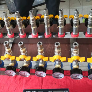 Colector de Agua Internacional Dubey de 10 Entradas y Salidas Super A con Válvula de Bola y Manómetro, 2 Años de Garantía, Resistente a la Oxidación - Product Image 1