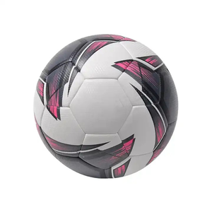 Ballon de football de taille officielle personnalisé, de haute qualité, en matériau PU-PVC pour l'entraînement sportif, design classique, personnalisé - Product Image 3