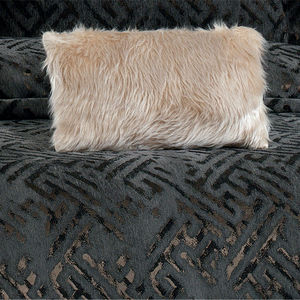 ชุดเครื่องนอนกูซิด โมเดิร์น ลายเส้นใยย้อมสี ไดมอนด์ 4 ชิ้น สีเทาแอนทราไซต์ ผ้าเชนิล 100% ป้องกันไรฝุ่น ขนาดคิงไซส์ สำหรับใช้ในบ้าน - Product Image 4