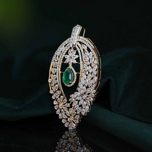 สร้อยคอจี้เพชรทรงดอกไม้หรูหรา พรีเมียม 5.15 กะรัต ประดับมรกต สำหรับผู้หญิง ทรงกลม มาร์คีส์ และทรงลูกแพร์ ผู้จัดจำหน่ายขายส่ง - Product Image 4