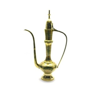 Surahi en laiton pur vintage de haute qualité avec gravure, finition polie pour une utilisation en cuisine, article de cuisine antique arabe - Product Image 5