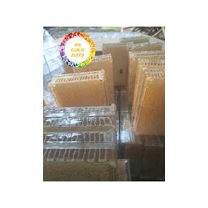 Blocs naturels en nid d'abeille avec du miel brut pur à l'intérieur de la ferme produit de haute qualité goût sucré et avantages pour la santé - Product Image 6