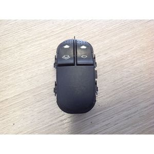 Panneau de boutons avant gauche FORD Focus Berline 1ère Série 98AG14529AC 03162302 (98>01) - Product Image 1
