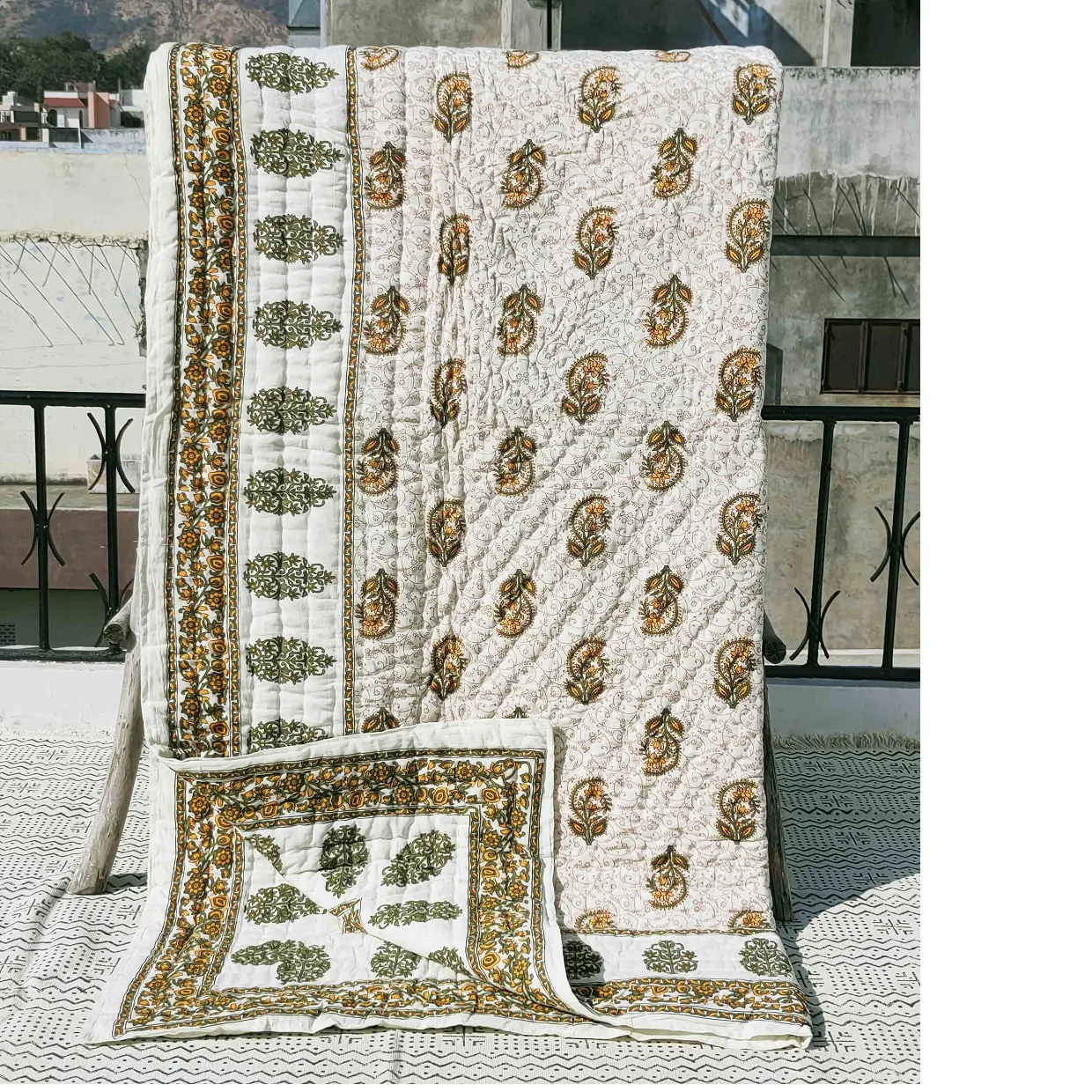 double sided ethnic Indian print hand block printed cotton quilts for home decor stores and home textile stores for resale