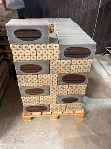 Briquettes de bois Pini Kay pour systèmes de chauffage, emballées sous film plastique, en stock, prêtes à être expédiées - Product Image 3