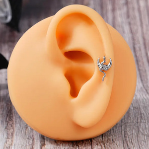 <span class=keywords><strong>Piercing</strong></span> d'<span class=keywords><strong>oreille</strong></span> G23 Snake Moon Top Flat Back 16G à filetage interne, labret pour le nez, titane <span class=keywords><strong>de</strong></span> qualité implantable 14K, bijoux pour femmes et hommes - Product Image 4