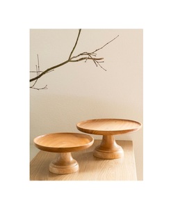 Présentoir à gâteaux en bois au design minimal pour les cuisines modernes avec des lignes épurées et une couleur en bois naturel pour la présentation des aliments - Product Image 4