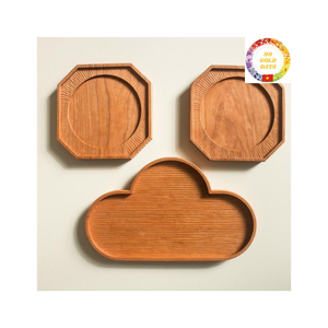 Elegante bandeja de madera hecha a mano con un acabado natural adecuado para servir el desayuno o exhibir artículos - Product Image 1