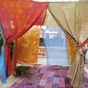 Dosel de cama cuadrado para todas las estaciones Sari de seda India Vintage bohemio multicolor para uso doméstico y de acampada - Product Image 1