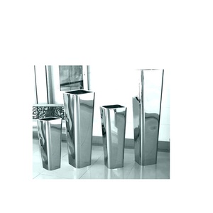 แจกันเหล็กตั้งพื้นขนาดใหญ่สำหรับตกแต่งลายดอกไม้สไตล์คลาสสิกสีดำทองวัสดุชิ้นที่มาตกแต่ง - Product Image 4