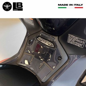 Adesivi 3D per Protezione Poggiapiedi Centrale Compatibili con Yamaha Tmax 2022-5, Adesivi per Scooter e Moto - Product Image 5
