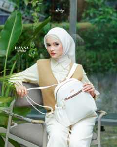 Mochila Moderna para Mujer Premium con Cierre de Cremallera en Cuero Sintético y Croco, y Bolsillos Organizados en el Interior y Exterior - Blanca - Product Image 1