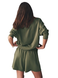 Ensemble T-shirt et short pour femme en coton épais 100% avec motif camouflage personnalisé, coupe oversize, manches courtes - Product Image 4