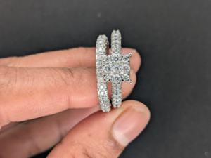 Anillo de compromiso con moissanita de corte redondo de 3 quilates, estilo racimo cuadrado, conjunto nupcial, anillo de oro blanco macizo de 14 quilates para mujer - Product Image 4