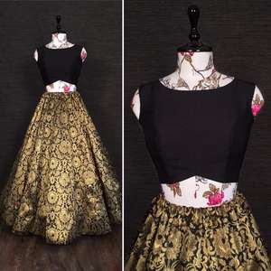 งานทอผ้าวราณาสีและซารีแบบดั้งเดิม พร้อมเสื้อผ้าไหมมัลเบอร์รี่และผ้าคลุมไหล่แบบตาข่าย เลเฮนกา โจลี - Product Image 3