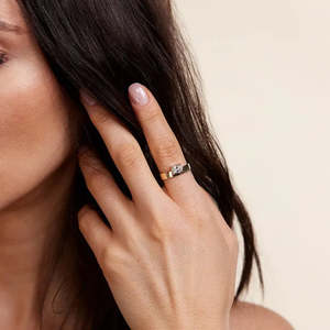 Bague de fiançailles solitaire pour femme en or jaune ovale, diamant de laboratoire certifié IGI 1,30 ct, couleur D-E-F, clarté VVSVS - Product Image 6