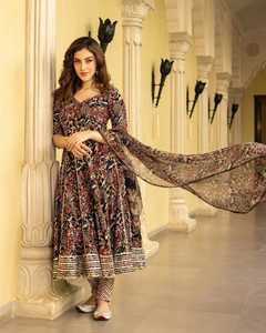 Costume indien et pakistanais de qualité standard Bhoomi Handblock Gotapatti pour les femmes vêtements ethniques élégants disponibles au prix d'exportation - Product Image 2