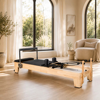 Reformer Pilates Professionnel Haut de Gamme en Bois Naturel avec Poulie Réglable et Plateforme Rembourrée pour Entraînement Complet du Corps