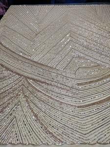 Tissu brodé élégant pour robes de mariée, satin de lin avec motifs imprimés et brodés pour les robes de soirée - Product Image 3