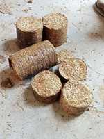 Briquettes de bois de la meilleure qualité/briquettes de bois/granulés de bois disponibles à la vente briquettes de bois granulés de bois bon marché