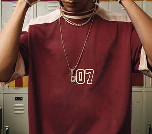 เสื้อฟุตบอลผ้าโพลีเอสเตอร์ตาข่ายแบบย้อนยุคเสื้อโบซี่ทรงโอเวอร์ไซส์ระบายอากาศผลิตจากโพลีเอสเตอร์คุณภาพสูง - Product Image 5