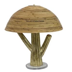 Lámpara de escritorio de ratán sostenible al por mayor instalación de mesa de metal lámparas de mesita de noche decorativas para decoración de dormitorio - Product Image 1